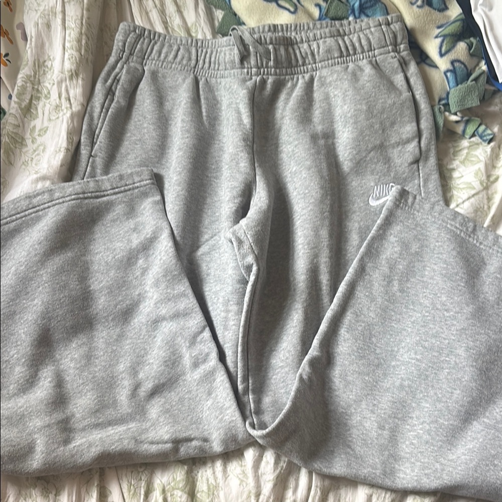 Nike Gray Sweatpants Relaxed Fit Cotton-Blend